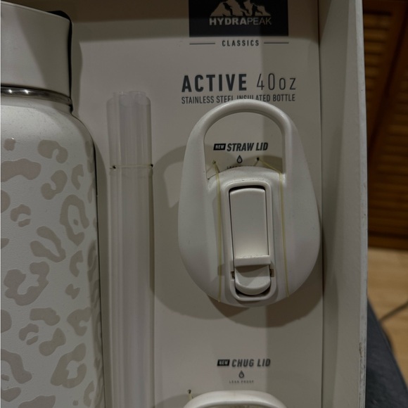 Hydrapeak White Leopard Insulated Water Bottle - Picture 5 of 7